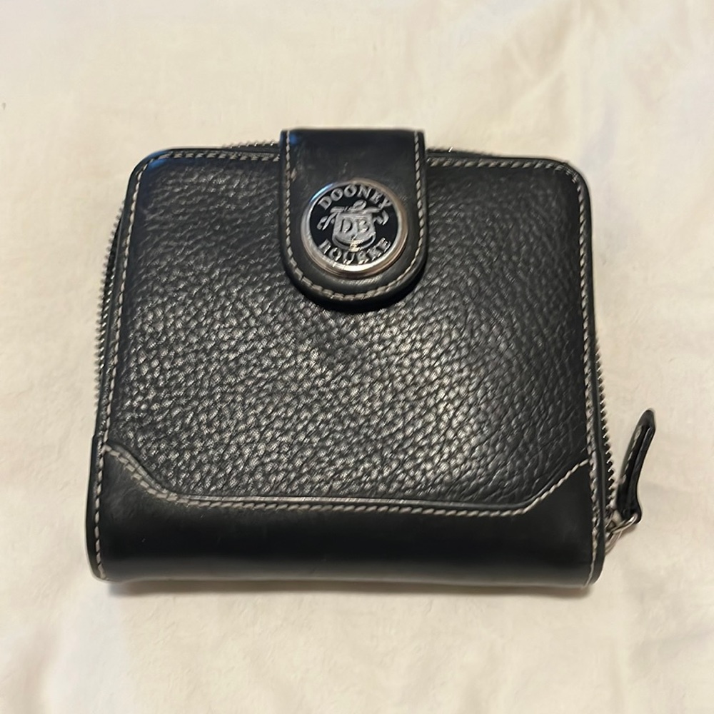 Vintage Dooney & Bourke black wallet.